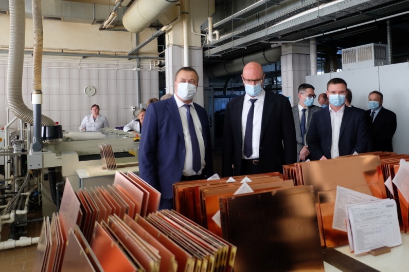 Вице-премьер Дмитрий Чернышенко оценил уровень цифровизации на заводе Концерна «Автоматика»